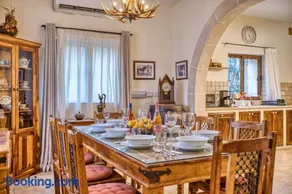 Stunning 2BR Villa with Pool - Image 3