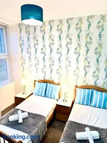 Edinburgh Hymarket 2bed modern apartment - Image 4