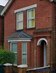 3 Bedroom Victorian Detached 6 beds Central Location 2x Long Parking Bays The Railway pub Nearby - Image 4
