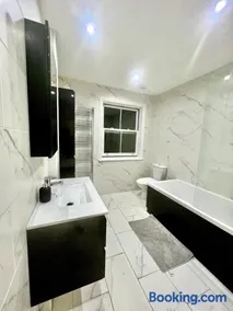 Parkside Escape - Image 3