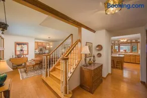 Lake House Family Vacation - Sleeps 12 Dock Kayaks Paddle Boards - Image 3