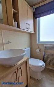 The Knightsbridge Luxury Stay, The Boulevard, Green Lawns - Image 5