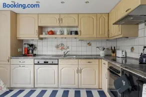 3BR In Kosta - Fire pit, gathering room, Lake and Pub - Image 2
