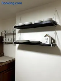 Cozy 1 Bedroom Apt - Minutes to NYC - 15 Min to MetLife Stadium FIFA - Image 4
