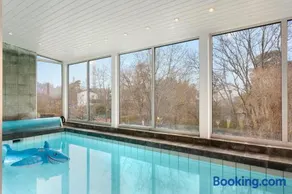 Spectacular Villa - Pool, Sauna & Magical Lake View - Image 5