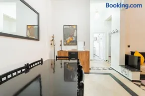 Charming Flat with AC Fast Wifi Secure Residence - Image 4