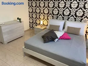 Golden House Holiday - Image 1