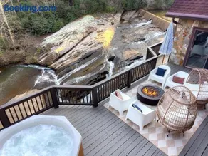 Lay Lodge at Falling Water Resort - Image 2