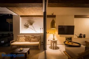 K-PORT Apartment - Image 3