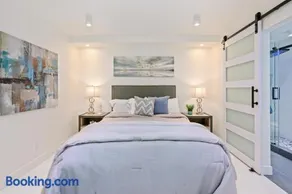 Newport Beach Lux - Image 3