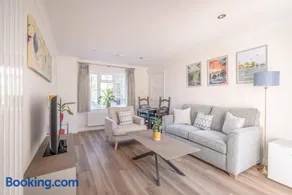 Stylish 1 Bedroom Retreat in Maidenhead - By Tempstay - Image 1