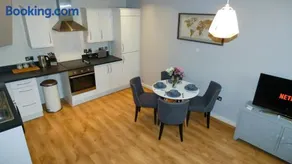 Telford Townhouse with Parking - Image 4