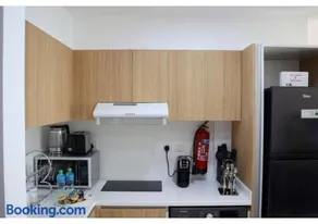 Chic 1BR Oasis - Modern City Haven - Image 3