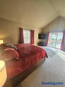 Lake Sammamish Retreat - Image 1