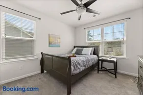 The Holly House - Image 3