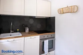 Lugano Boat Apartment - Image 5