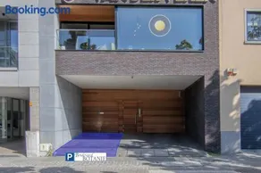 Boulevard Botanie city apartment with parking - Image 1
