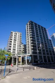 VipWarsawApartments Sapphire Mennica Residence - Image 2