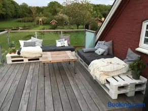 Hos Mette - Image 1
