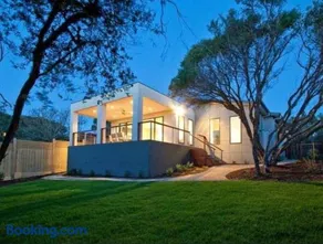 Beach Haven Rye Luxury Coastal Retreat Sleeps 10 - Image 2
