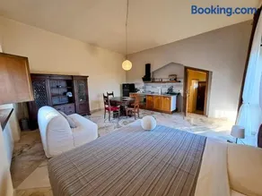 Private Studio in a Villa with Pool & Parking near Rome - Image 3