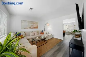 Leucadia's Beach House w Game Room - Image 2