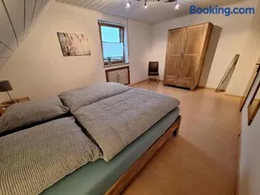 Gemütliches Ferienhaus in Schnaid mit zwei separaten und geräumigen Wohnungen - ausgestattet mit je einer großen Küche, zwei Schlafzimmern und einem Badezimmer - Image 3