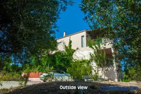 Helmata Villa with privecy - Image 1