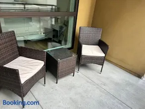 Chic Hollywood Dream Large Studio - Image 2
