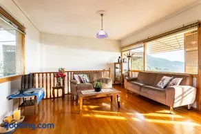 Spacious Cottage - Panoramic Sea & Mountain Views - Image 4
