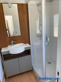 TINY HOUSE - Image 2