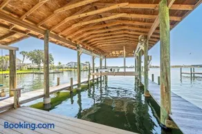 The Bay House by Beach Stay Vacations - Image 3