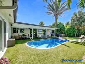 Amazing 5 bed house w pool, jacuzzi and your own boat - Image 2