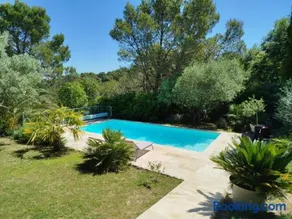 Proche Uzès petit gîte avec grande cuisine d'été et piscine - Image 2