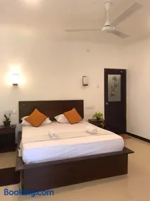 Monara Backpacker Inn Unawatuna - Image 2