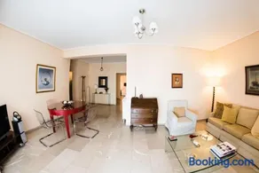 Flisvos Seafront-Marina apartment - Image 4