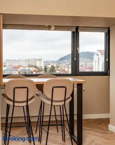 Distinct Ultracentral Apartment - Image 2