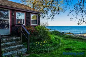 Rustic Rockport Cottage - Image 4