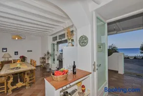 Villa Mareblu Luxury Holiday Apartment direttamente sul mare - Image 4