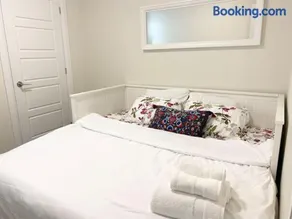 Beautiful Walk out Basement Apartment in Pickering near Beach - Image 2