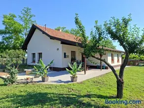 Naprózsa Tanya - Image 1