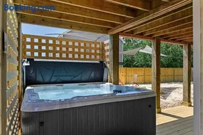 Dog Friendly Barrel Sauna Hot Tub Soundside - Image 2