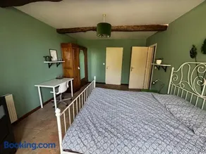 Quiet room at Salvagnac B&B - Image 2