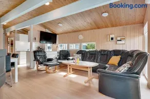 Lovely Holiday Home With Annex And Wilderness Bath - Image 3
