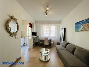 Grand studio de 30 m2 Promenade des Anglais - vue sur ville - Image 1