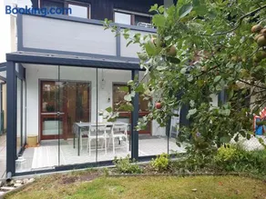 Ruhige 80 m2 Duplexwohnung mit Garten, 2 Bädern und Parkplatz nahe Innenstadt - Image 2