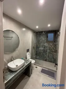 Aura Luxury Apartments - Image 3