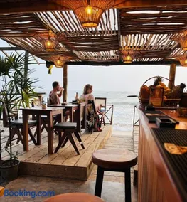 Backpack Beach Hostel & Reggae Bar - Image 1