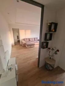Sunny and renovated flat in secure residence - Image 2