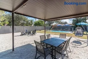 Hallandale Beach Escape - Heated Pool & Family Fun - Image 3